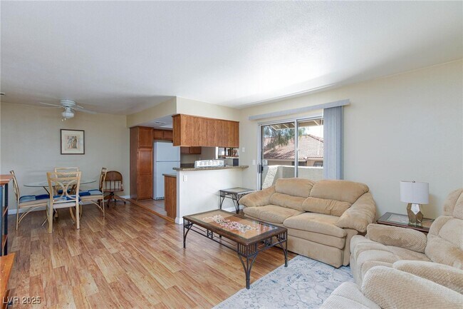 Foto del edificio - 7300 W Pirates Cove Rd