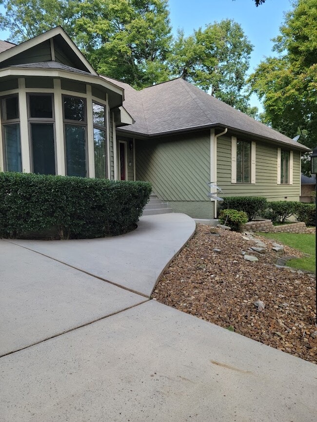 23 Belvedere Ln, Crossville, TN 38558 House for Rent in Crossville