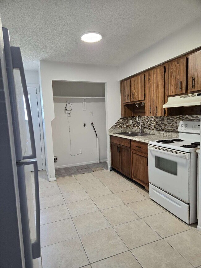 Foto del edificio - 3515-3517 Rose Rd