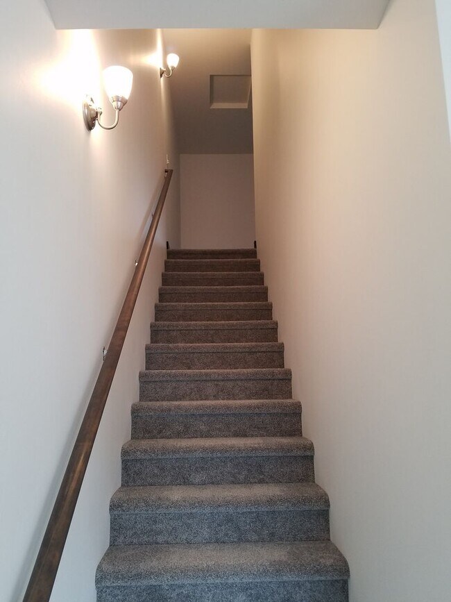 Building Photo - 1502 Butler Creek Ave