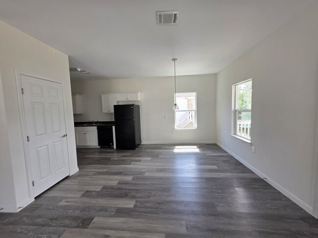 Building Photo - 3/2/2-Oakdale Floorplan
