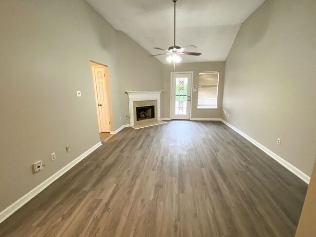 Foto del edificio - 3 bed, 2 bath in Cordova near Dexter and R...