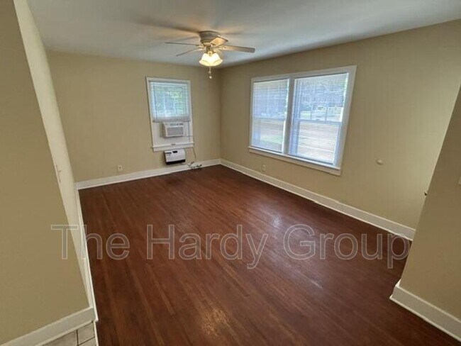 Foto del edificio - 413 3rd Ave NW