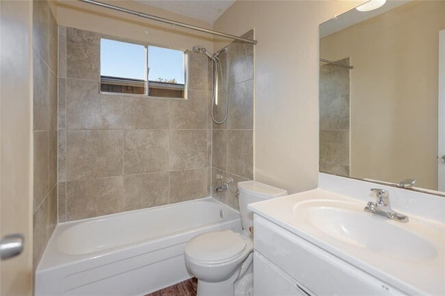 Building Photo - 1245 N LBJ Dr