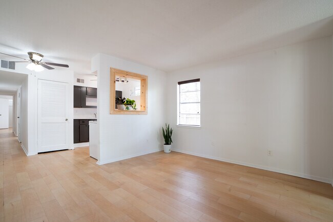 Living Room - 1337 Vinton Ave