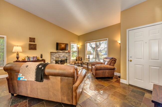 Building Photo - 1598 Amelia Way