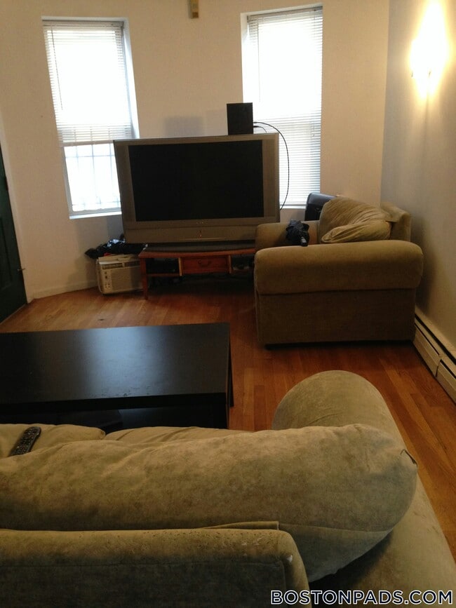 Building Photo - 22 St Cyprians Pl