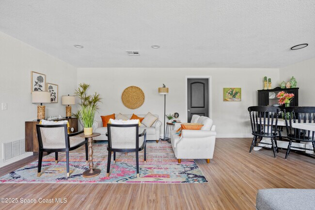 Foto del edificio - 1108 Vineland St