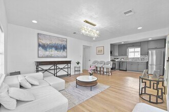 Building Photo - 5530 Malmedy Rd