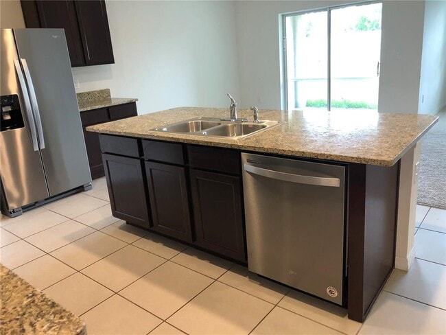 Building Photo - 16313 Little Garden Dr