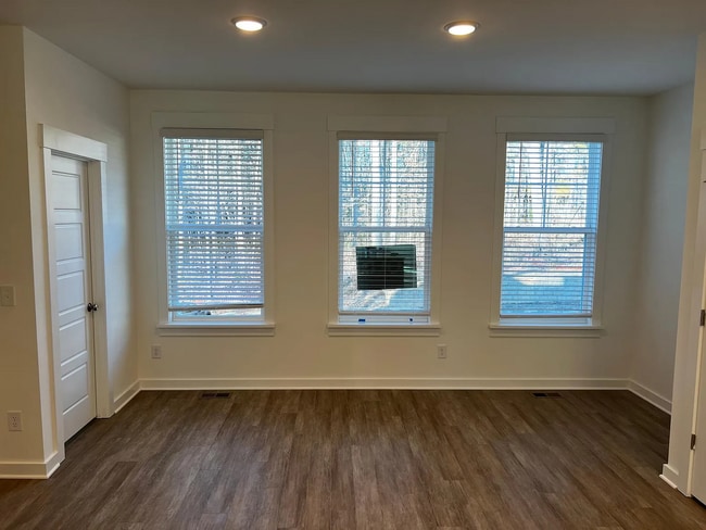 Building Photo - 2073 Eva Pearl Dr