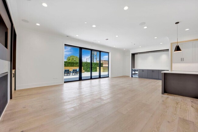 Foto del edificio - 4920 N Lincoln Ave