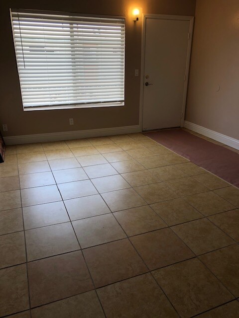 Living Room - 542 D St