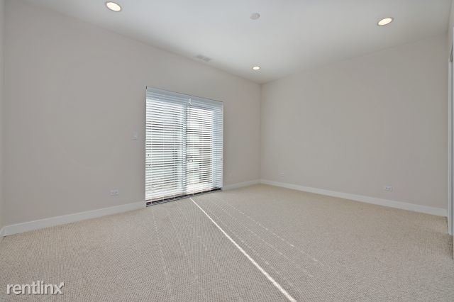 Building Photo - 2 br, 2 bath Condo - 3426 N Milwaukee Ave
