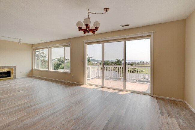 Foto del edificio - 2 Bed 2 Bath Apartment with a View