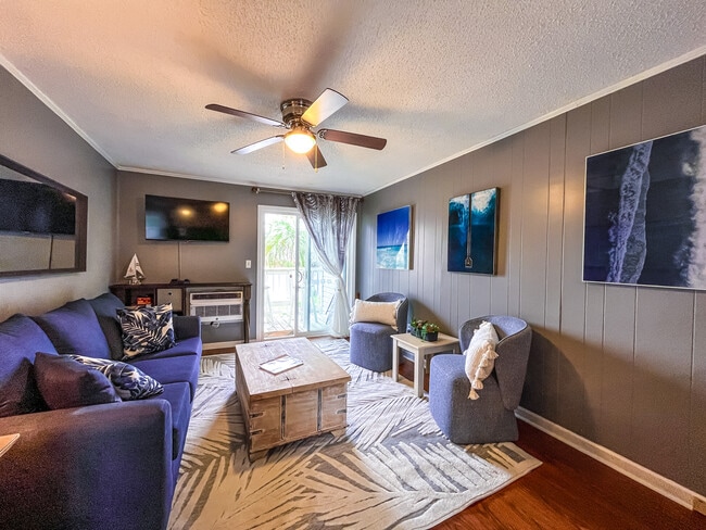 Building Photo - 1919 Spring St