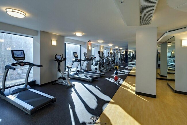 Building Photo - $$NO FEE$$--{}--EXTRA LARGE TRUE 1/conv 2-...