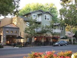 Building Photo - 312 3rd St