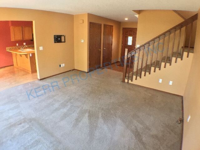 Foto del edificio - 7630 Ridgewood Dr