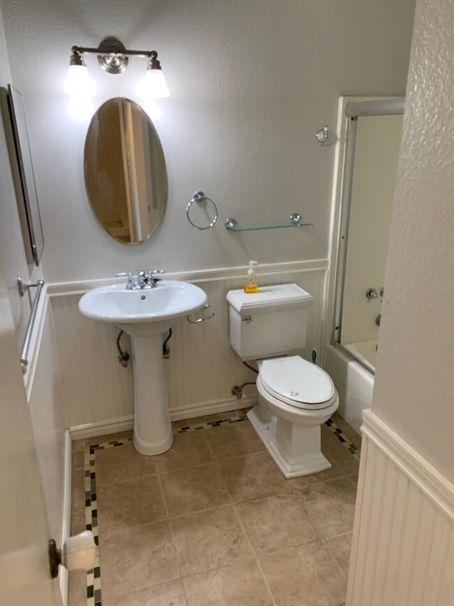 Building Photo - 152 Maegan Place #6