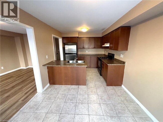 Building Photo - 3319 Mikalda Rd