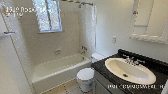 Foto del edificio - 1519 Rosa Terrace