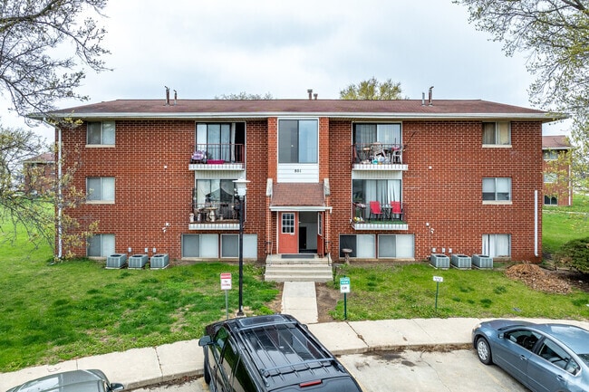 Building Photo - Meadow Village Apartments