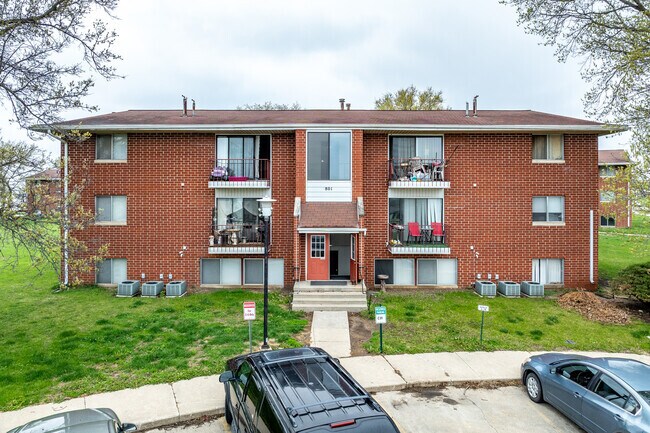 Foto del edificio - Meadow Village Apartments