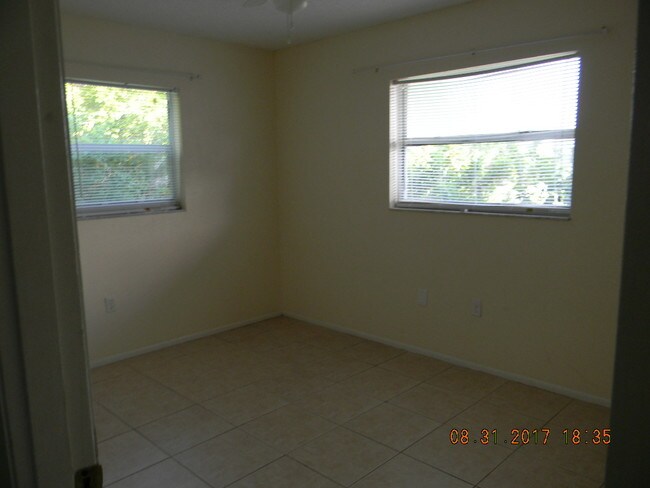 Building Photo - 10452 Kidron Ave