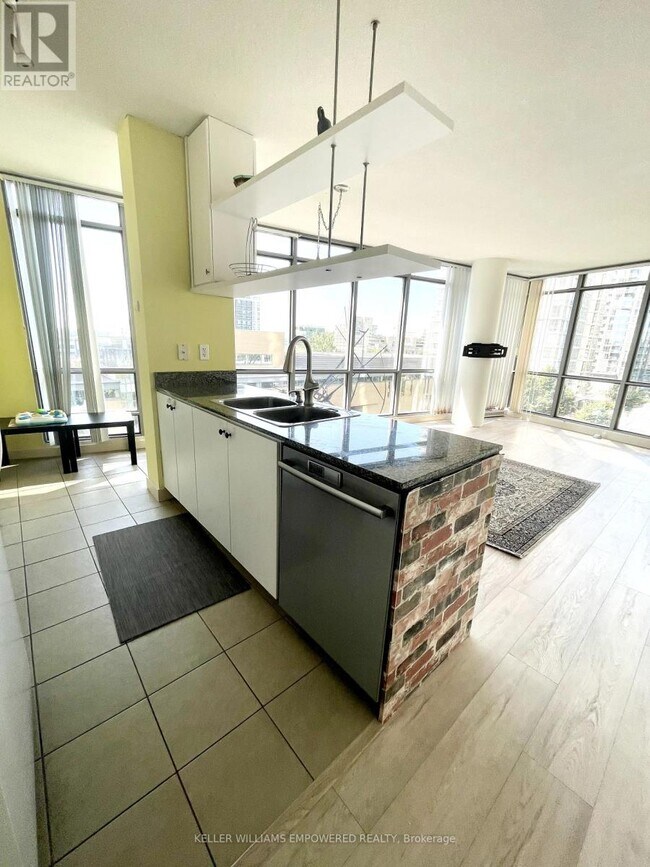 Building Photo - 3-603 Navy Wharf Ct