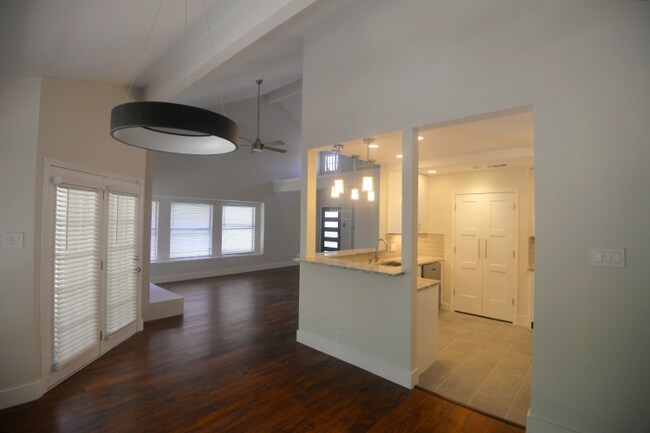 Foto del edificio - 6304 Maury Hollow