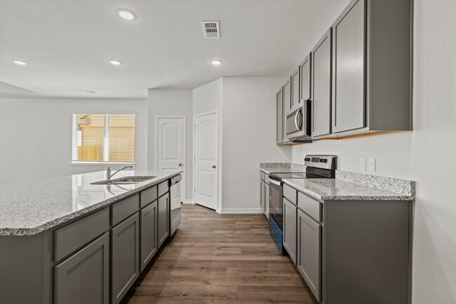 Building Photo - 16617 Olivewood Ln
