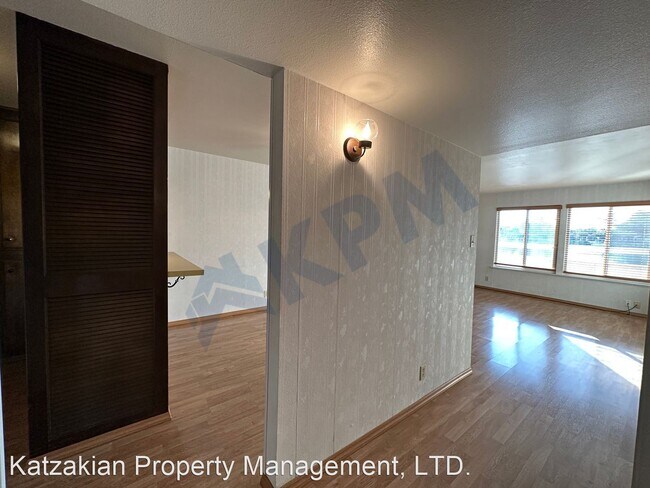 Building Photo - 2 br, 2 bath House - 3790 W. Benjamin Holt...