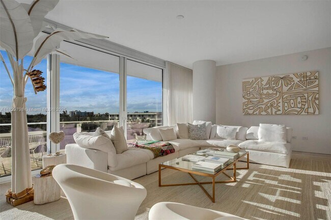 Building Photo - 9111 Collins Ave
