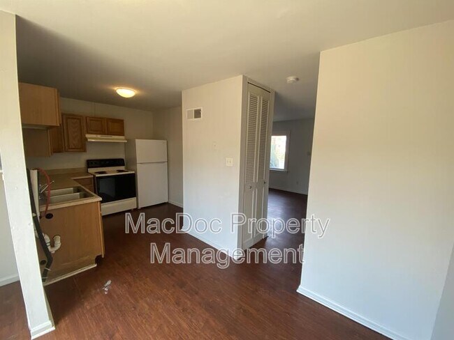Building Photo - 110 Hughey Ct