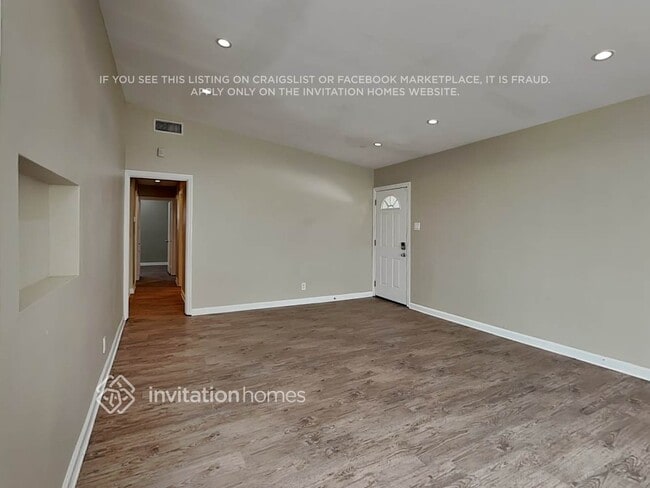 Foto del edificio - 18612 Arminta St