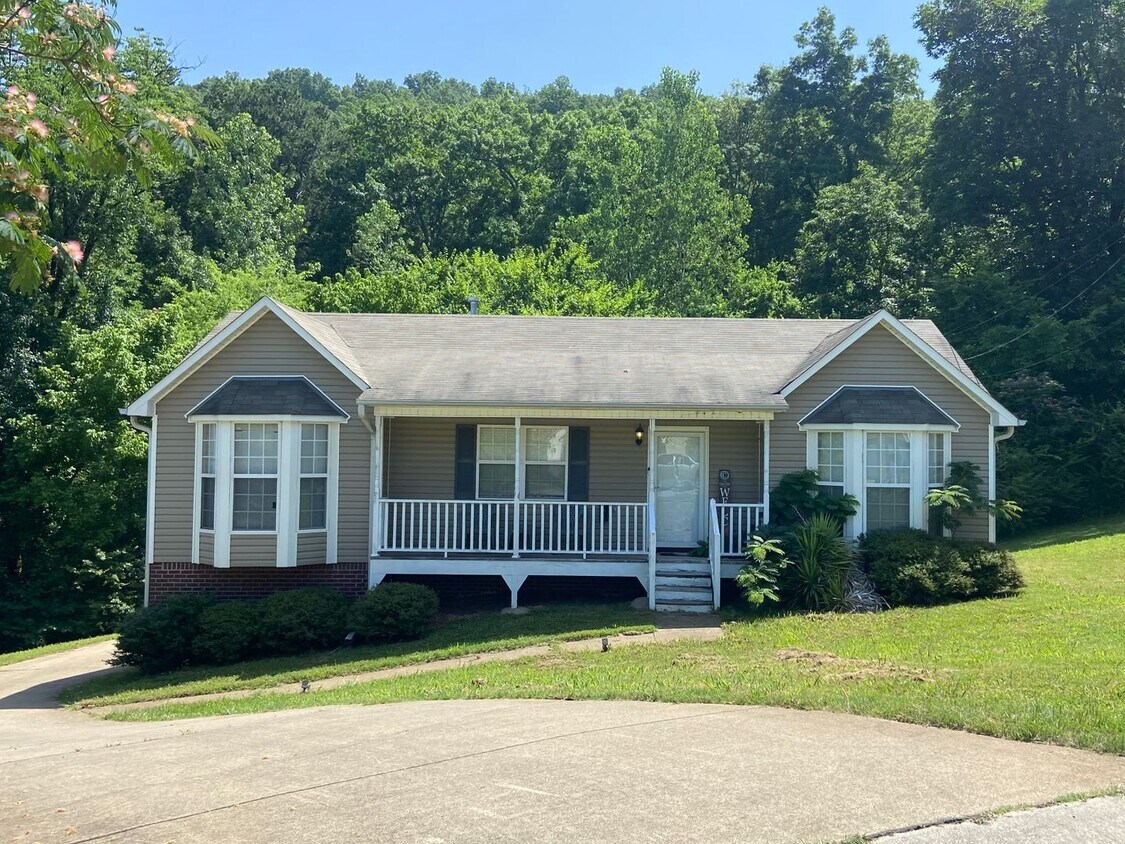 Primary Photo - New For Rent in Grayson Valley!