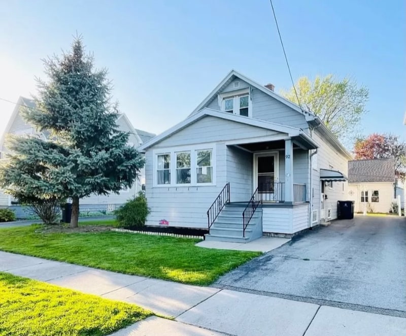 92 Carlyle Ave Unit Front, Buffalo, NY 14220 Room for Rent in Buffalo