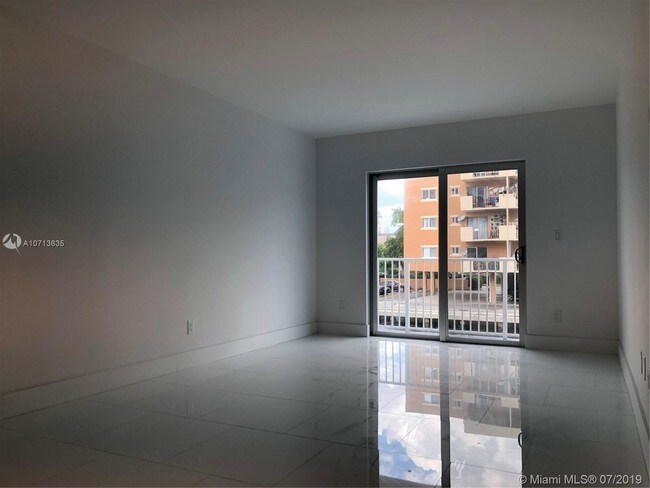 Foto del edificio - 3755 NE 167th St
