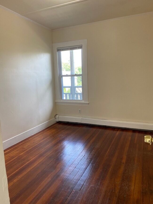 Bedroom #1 - 5 Rose St