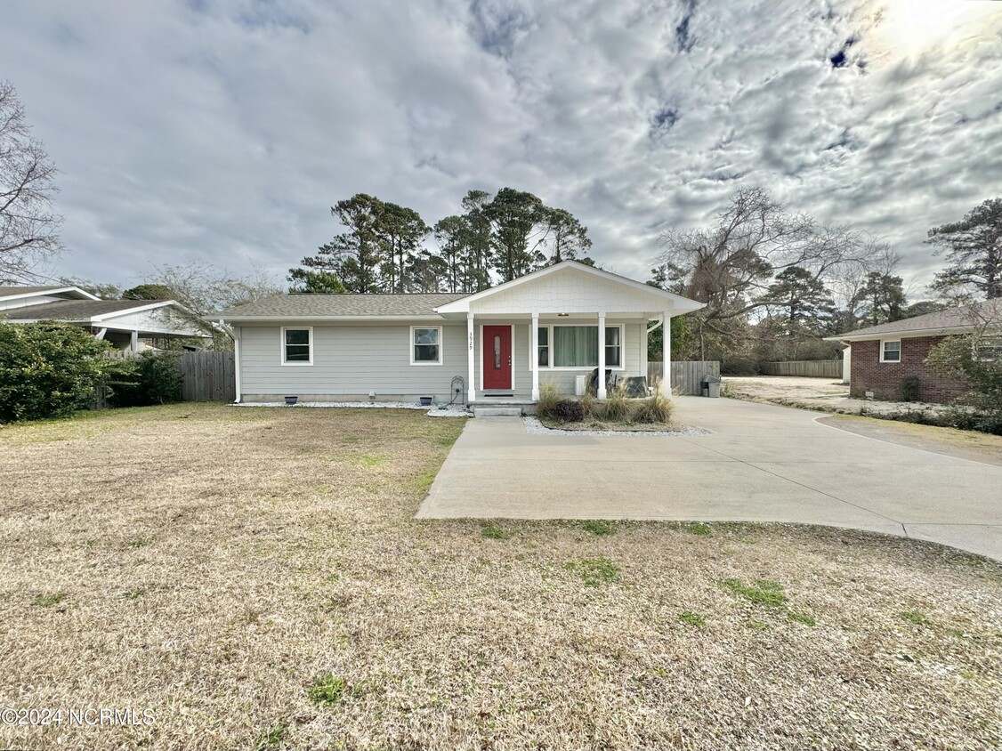 Primary Photo - 3929 Masonboro Loop Rd