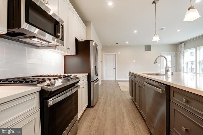 Foto del edificio - 4395 Peach Lily Ln
