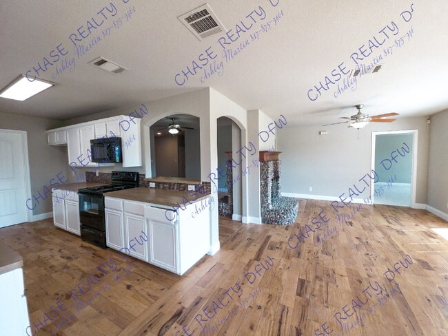 Foto del edificio - "Charming 3-Bedroom Retreat with 2 Full Ba...