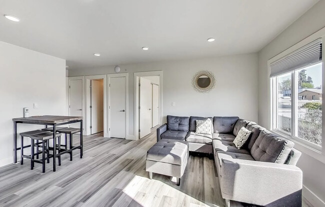 Building Photo - 3411 Adeline St