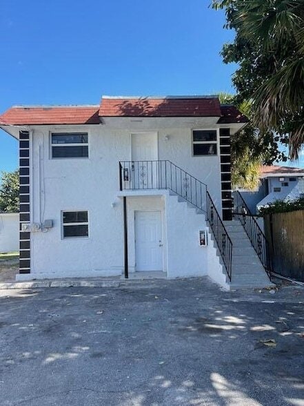 Photo - 302 N Tamarind Ave Apartment