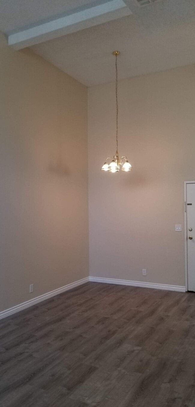 Building Photo - Sherman Grove Apartments