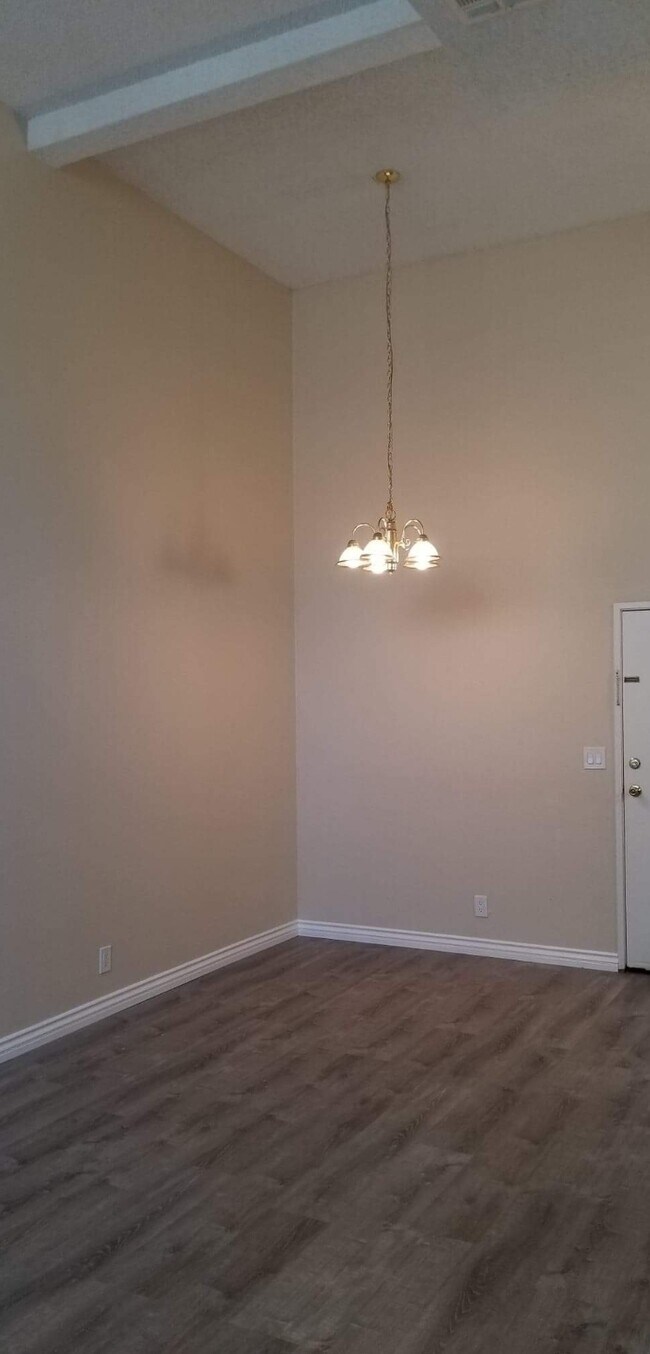 Foto del edificio - Sherman Grove Apartments