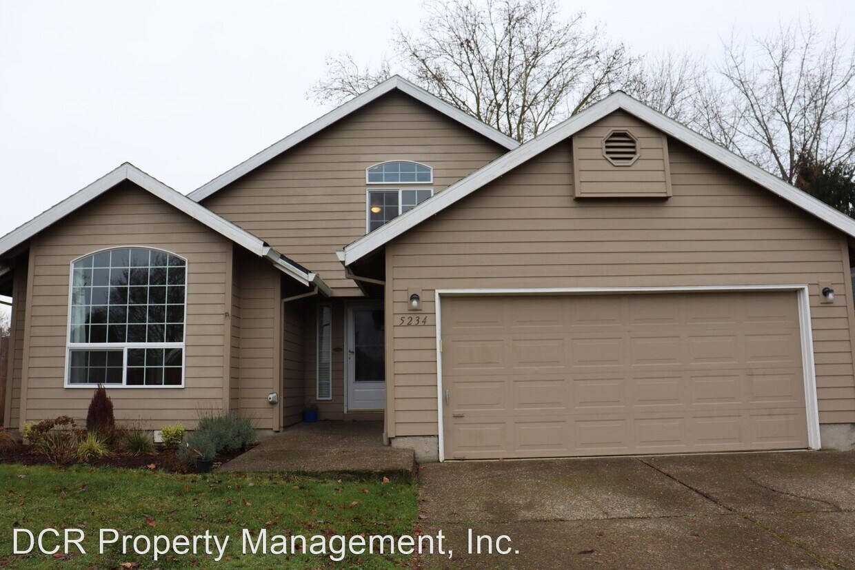 Primary Photo - 4 br, 3 bath House - 5234 NE Farmcrest Street
