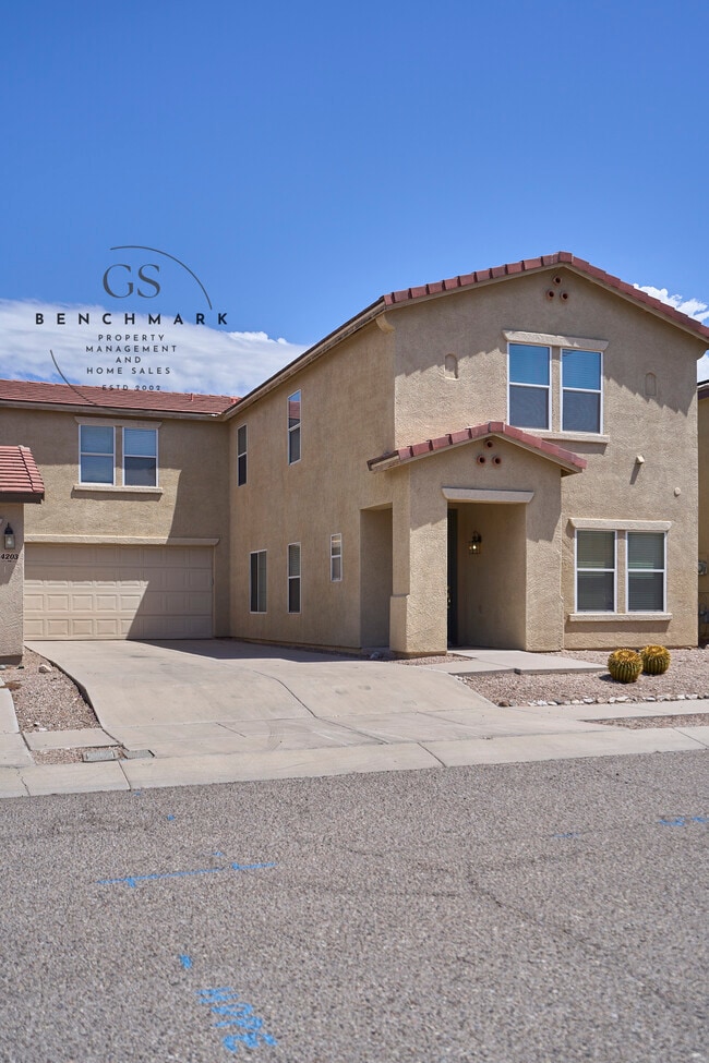 Building Photo - 4211 E Wading Pond Dr