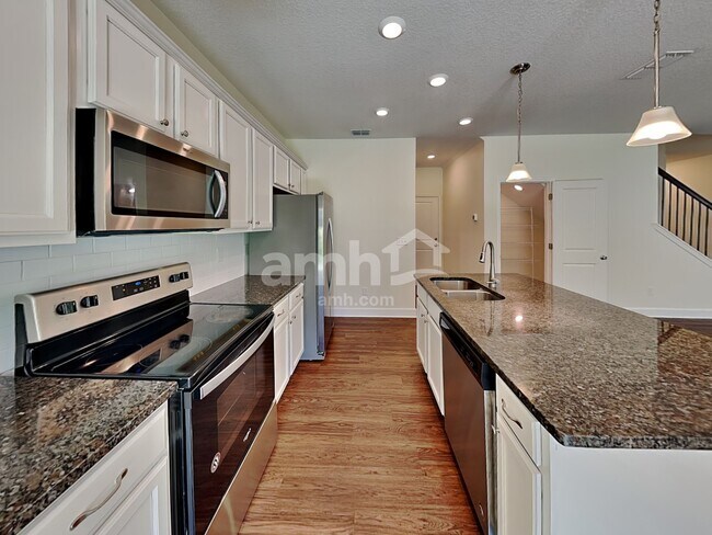 Building Photo - 8565 Highfield Ave